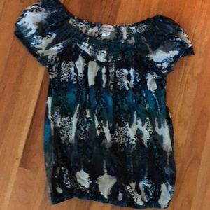 Shoulder less top with elastic